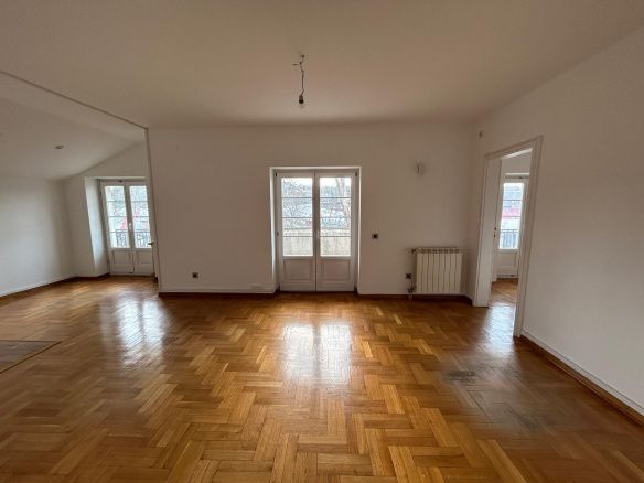 poslovna ygrada,Autokomanda 1