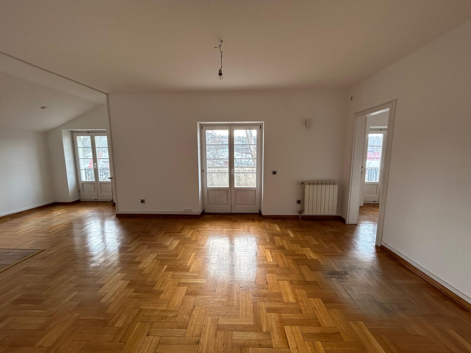 poslovna ygrada,Autokomanda 1