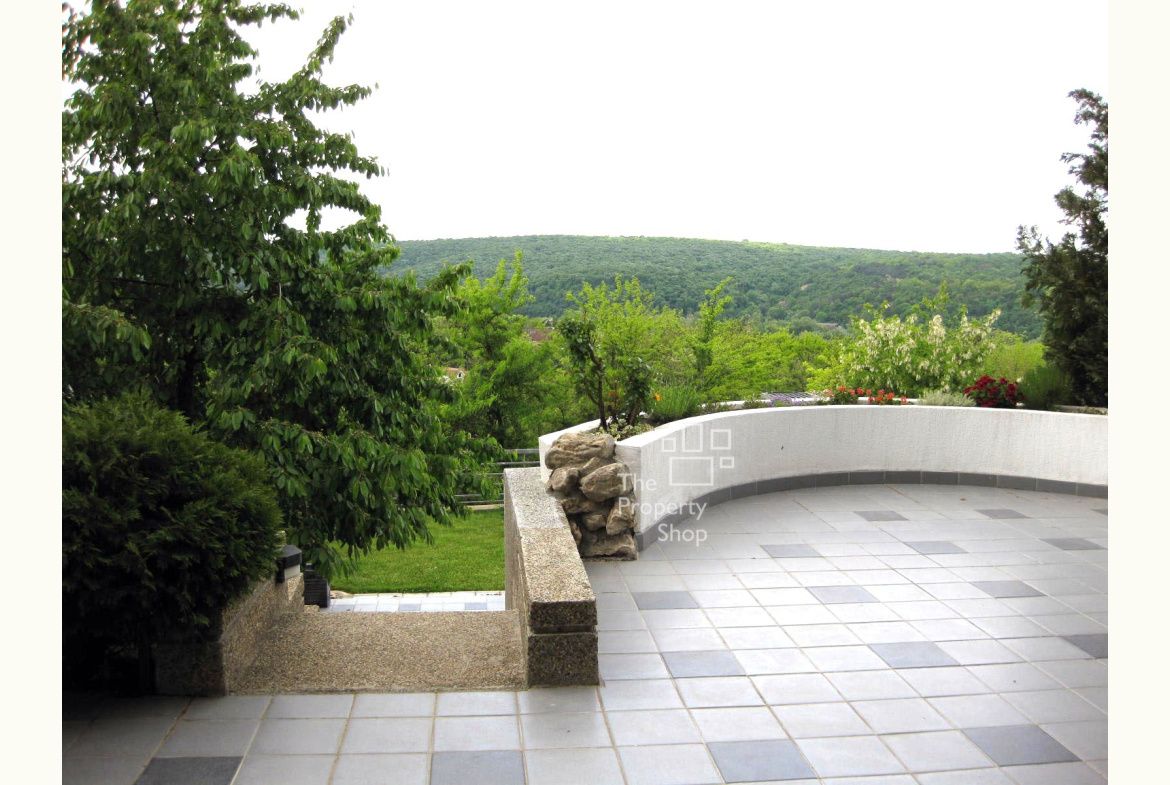 Dedinje, kuca sa bazenom