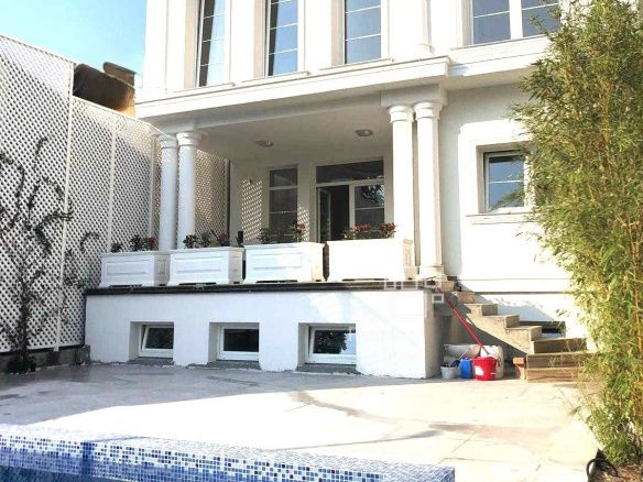 luksuzna vila sa bazenom